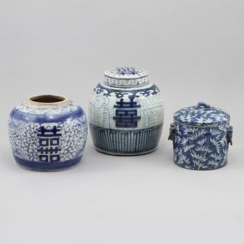 BOJANER, 2 st, samt LOCKASK, porslin, Kina, 1800/1900-tal.