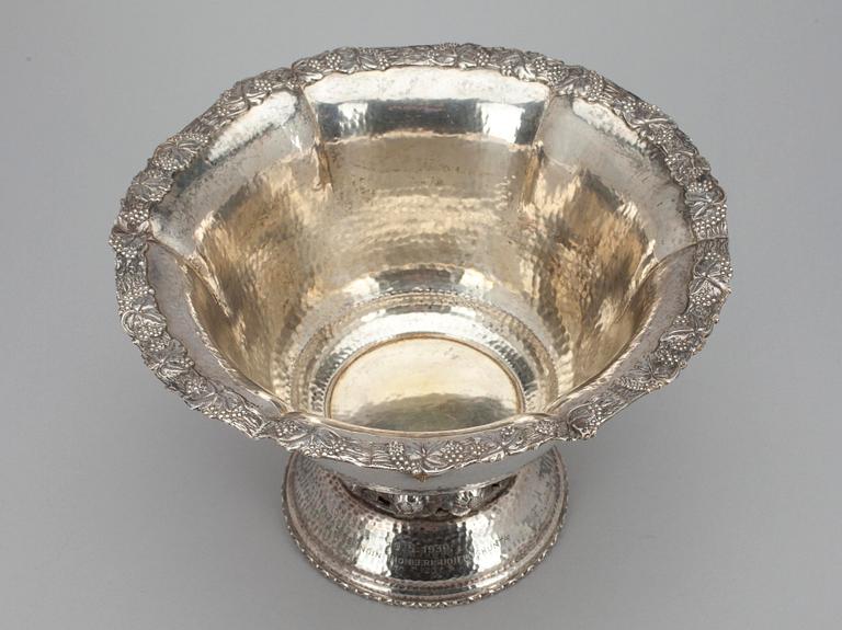 SKÅL, silver, Helsingfors 1934. Vikt 533 g.