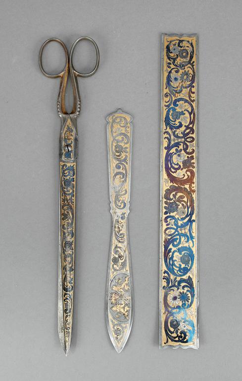 SKRIVTILLBEHÖR, 3 delar, metall, trol dekor av Emil Olssons Fickkniv Fabrik, Eskilstuna 1900-talets första hälft.