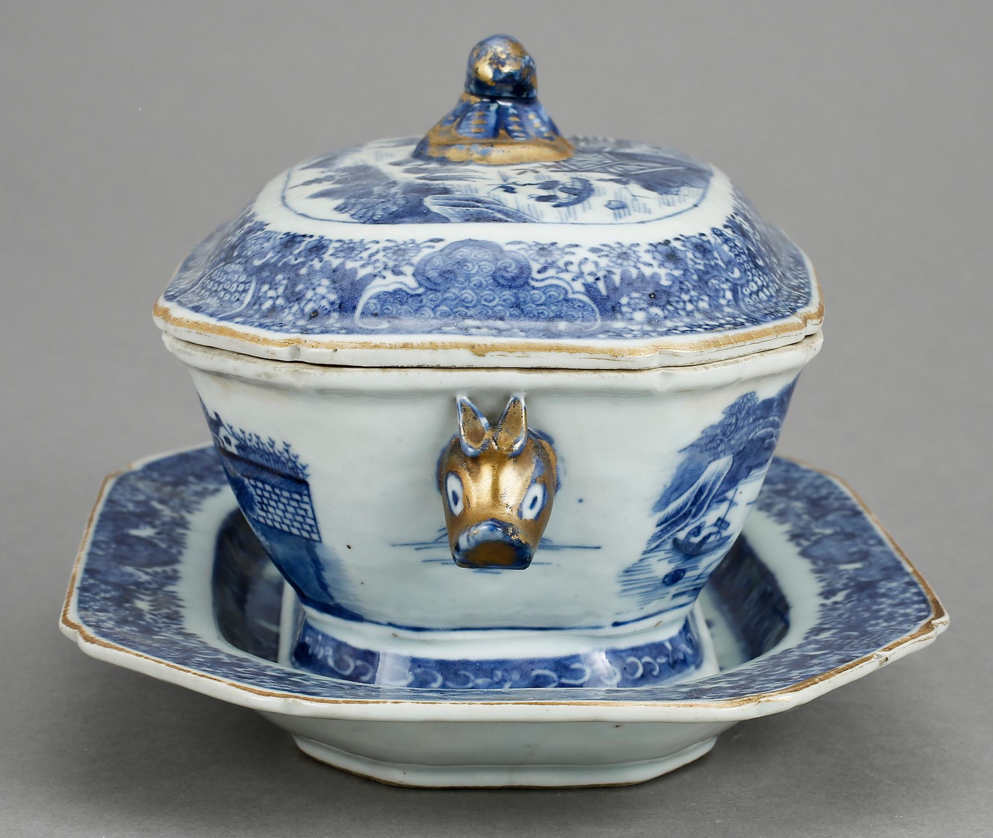SMÖRTERRIN på FAT, porslin, Kina, Qianlong, (1736-95).