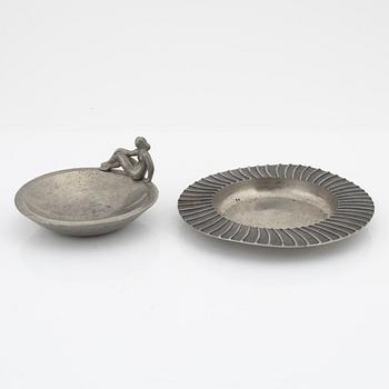 Two pewter ashtrays, Firma Svenskt Tenn, Stockholm, 1928 and 1960.