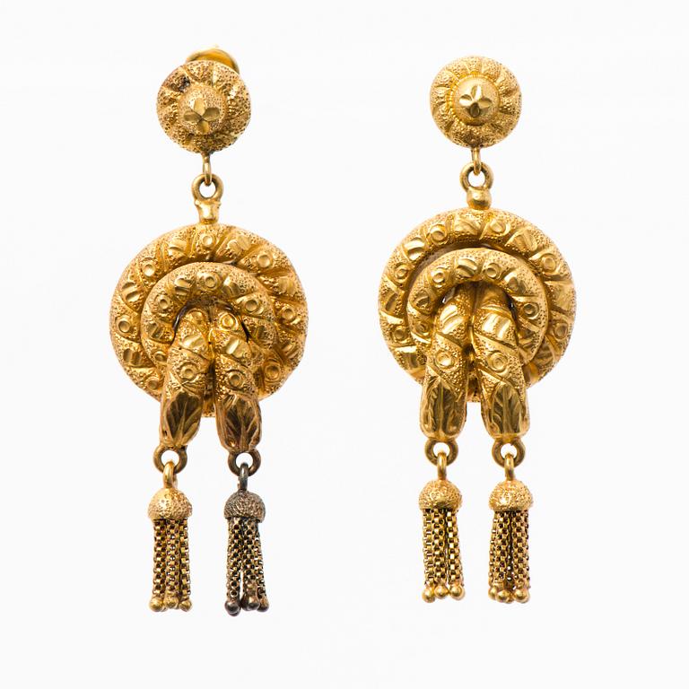 A PAIR OF EARRINGS, 14K gold.