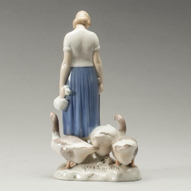 FIGURIN, porslin. Märkt Axel Locher, Bing & Gröndahl.