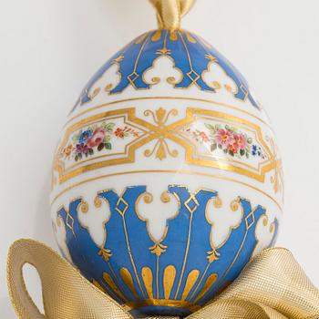 Dekorationsägg, porslin, Ryssland, kring sekelskiftet 1900.