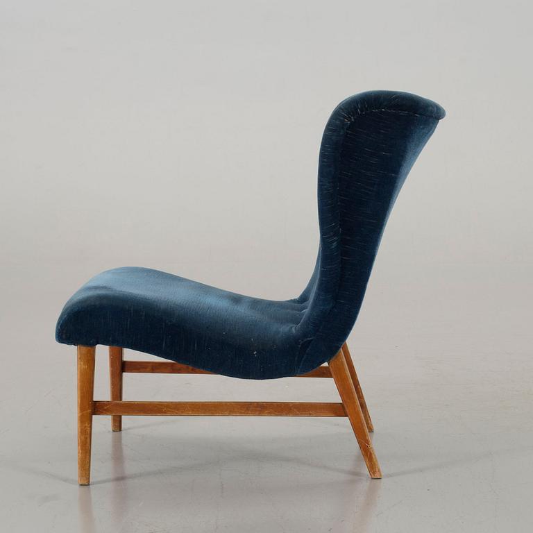 A EASY CHAIR 1940/50'S.