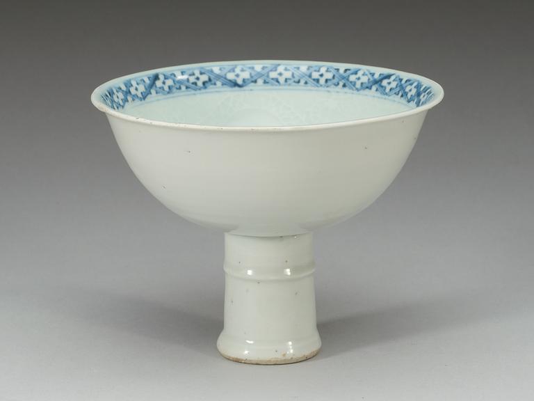 STEMCUP, porslin. Ming dynastin, Wanli (1573-1620).