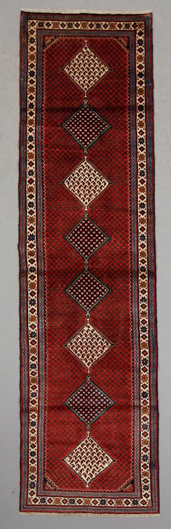 MATTA, Hamadan, ca 286 x 80 cm.