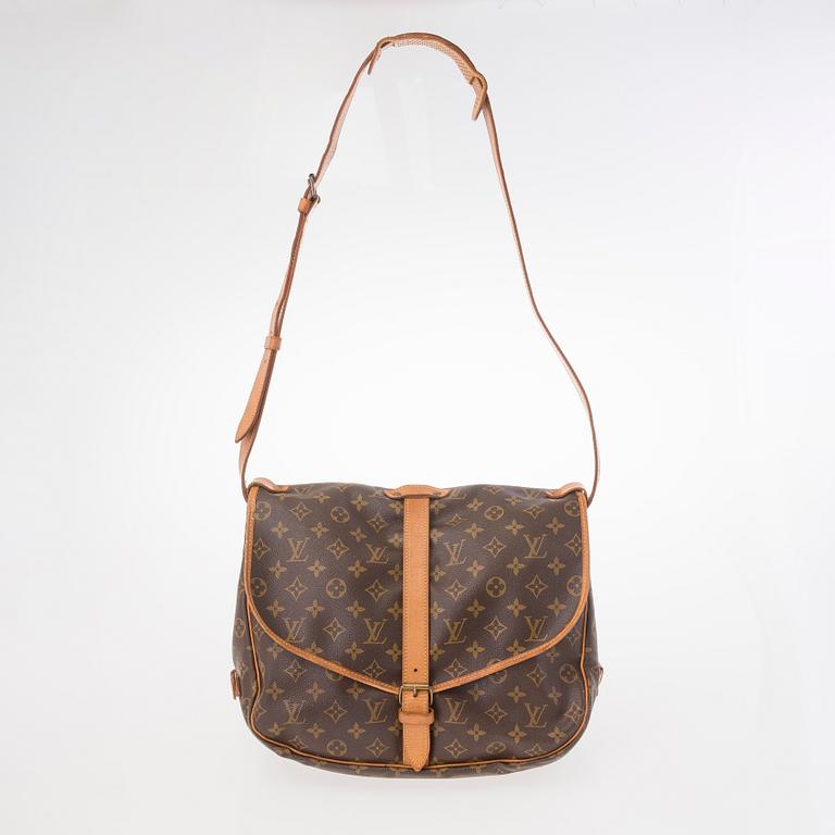 LOUIS VUITTON MONOGRAM CANVAS SAUMUR 35 BAG.