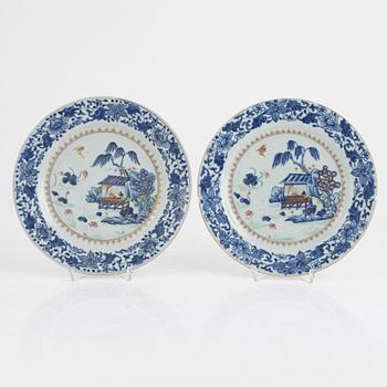 Five pieces of 18th century porcelain, China.