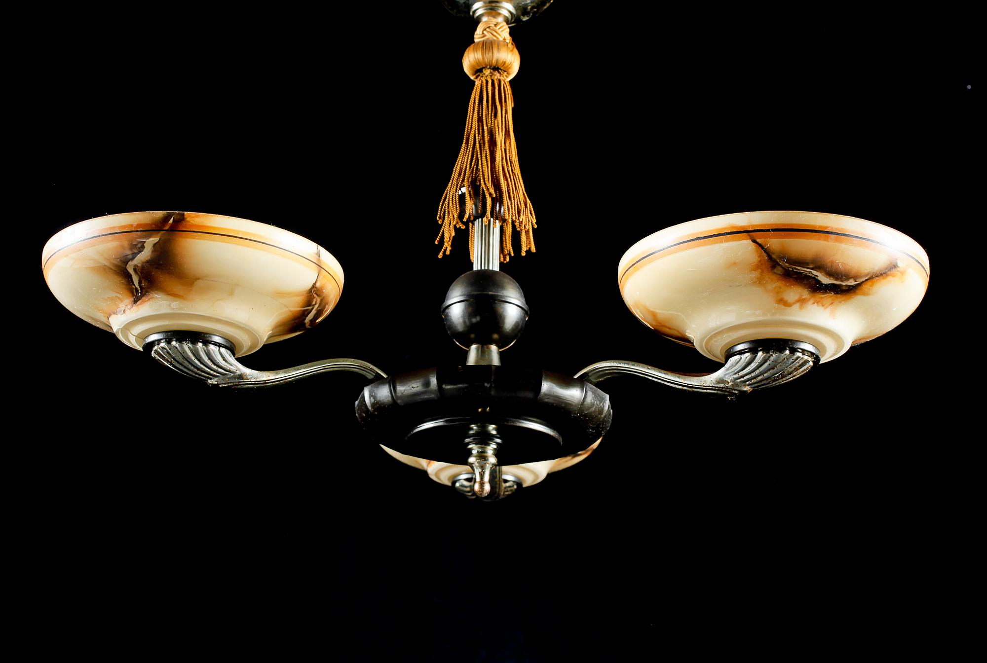 TAKLAMPA, 1920/30-tal, höjd 47 cm.