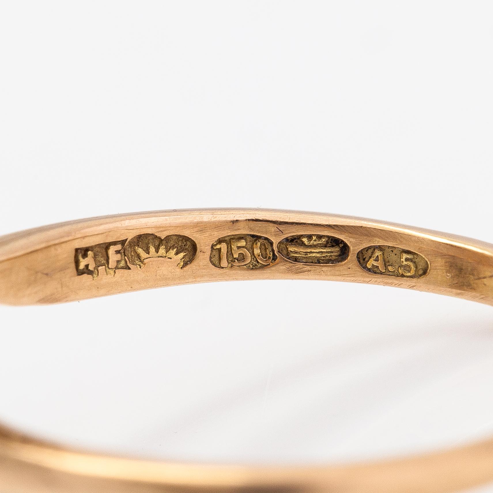 An 18K gold ring with old-cut diamonds ca. 2.50 ct in total. Hjalmar Edvard Fagerroos, Helsinki 1906.