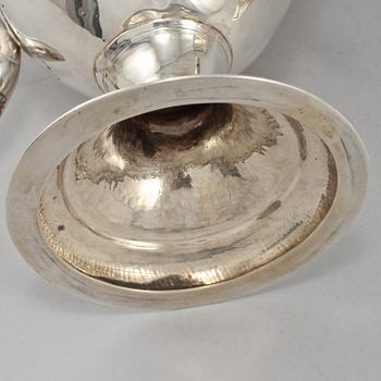 POKALER, 2 st, silver, London, England, omkring 1800. Vikt 650 g.