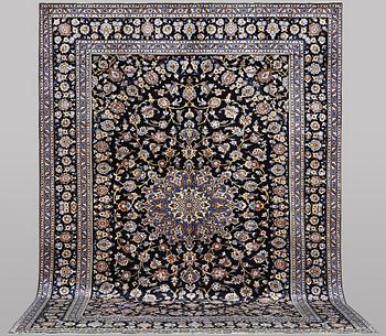 A carpet, Kashan, ca 420 x 296 cm.