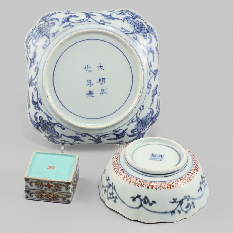 PARTI PORSLIN, 3 delar, Japan samt Kina, 1900-tal.