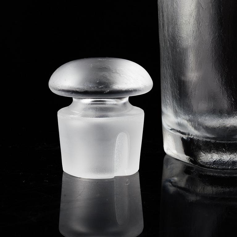 VICKE LINDSTRAND, a 16-piece 'Iced' glass service, Orrefors.