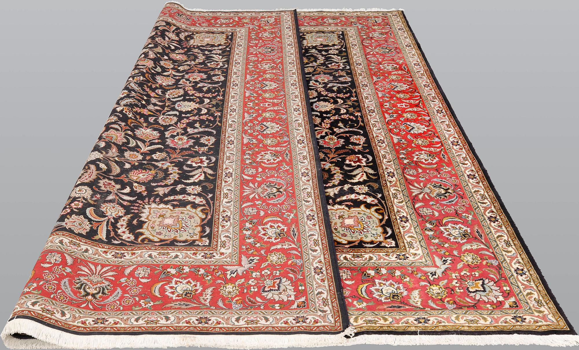 Matta, Täbris s.k 50 Radj, ca 312 x 245 cm.