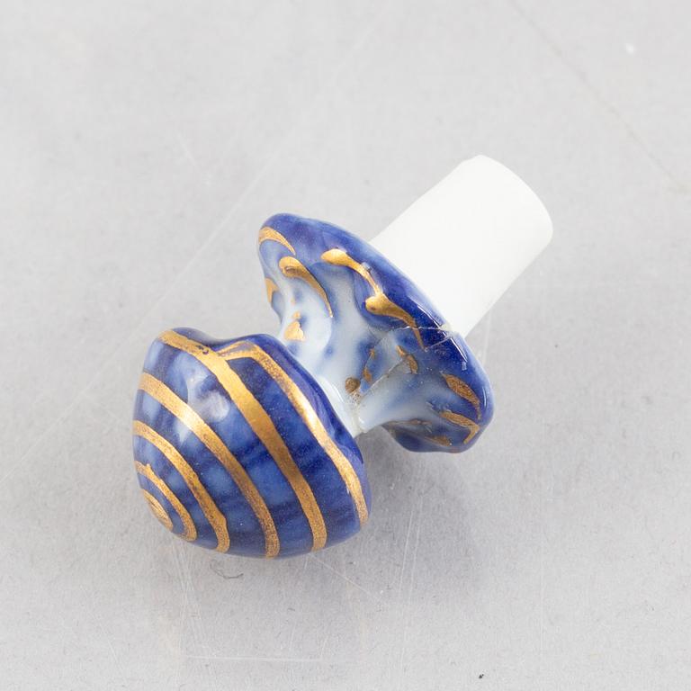 A 'Blue Fluted' porcelain flask with stopper, Royal Copenhagen, 19th century.