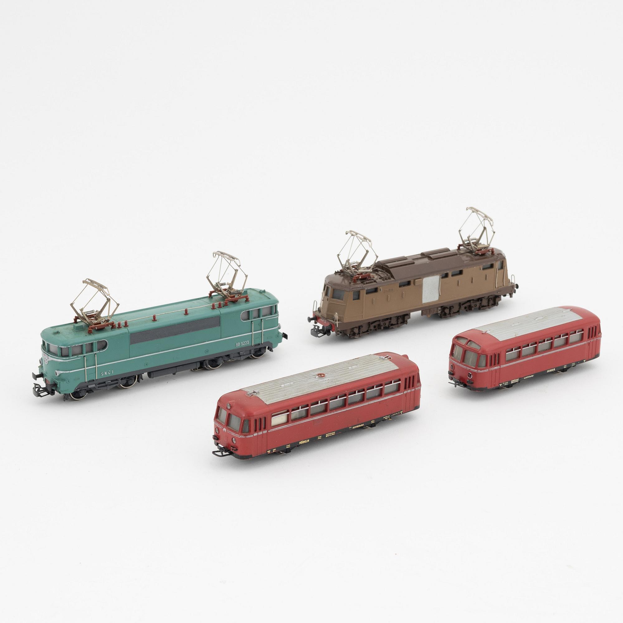 Märklin, two electrical locomotives and railcars, gauge H0, some in boxes.