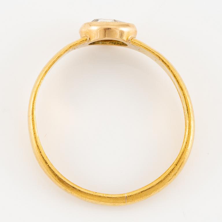 Ring, 23K gold with rose-cut diamond.