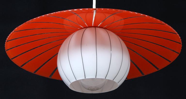 TAKLAMPA, glas, 1900-talets tredje kvartal. Diam 32.