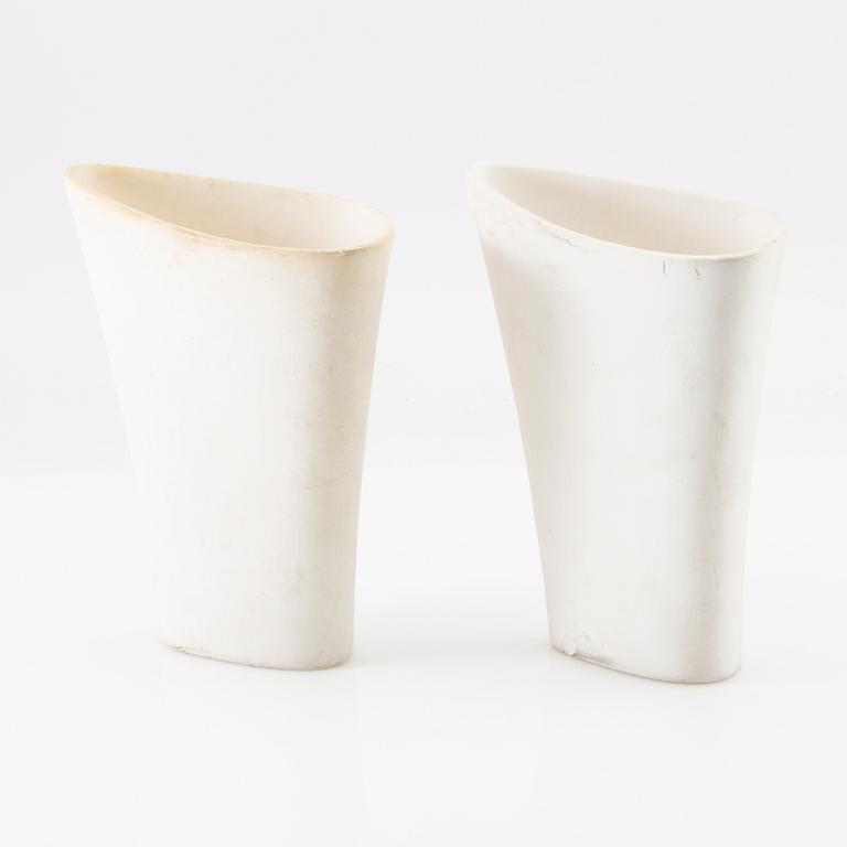 Gunnar Nylund, Vases a pair.