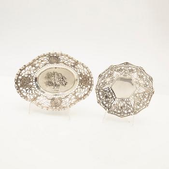 Fat/ Bowls, 7 pieces, silver, 20th century.