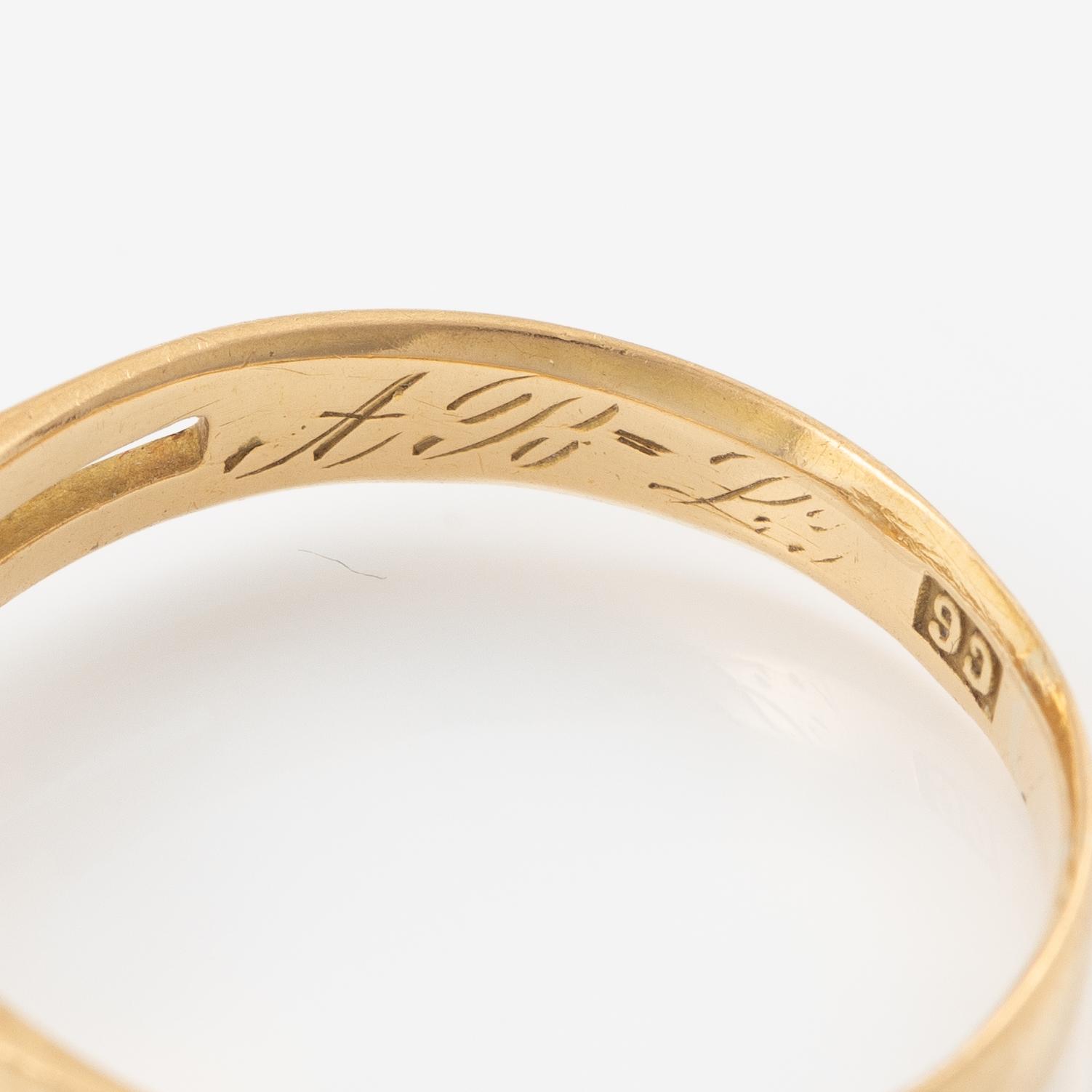 Ring 18K guld med en gammalslipad diamant.