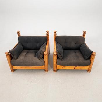 Uno & Östen Kristiansson, a pair of armchairs, pine, Vittsjö.