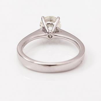 An 18K white gold ring with a ca. 1.01 ct diamond according to certificate.