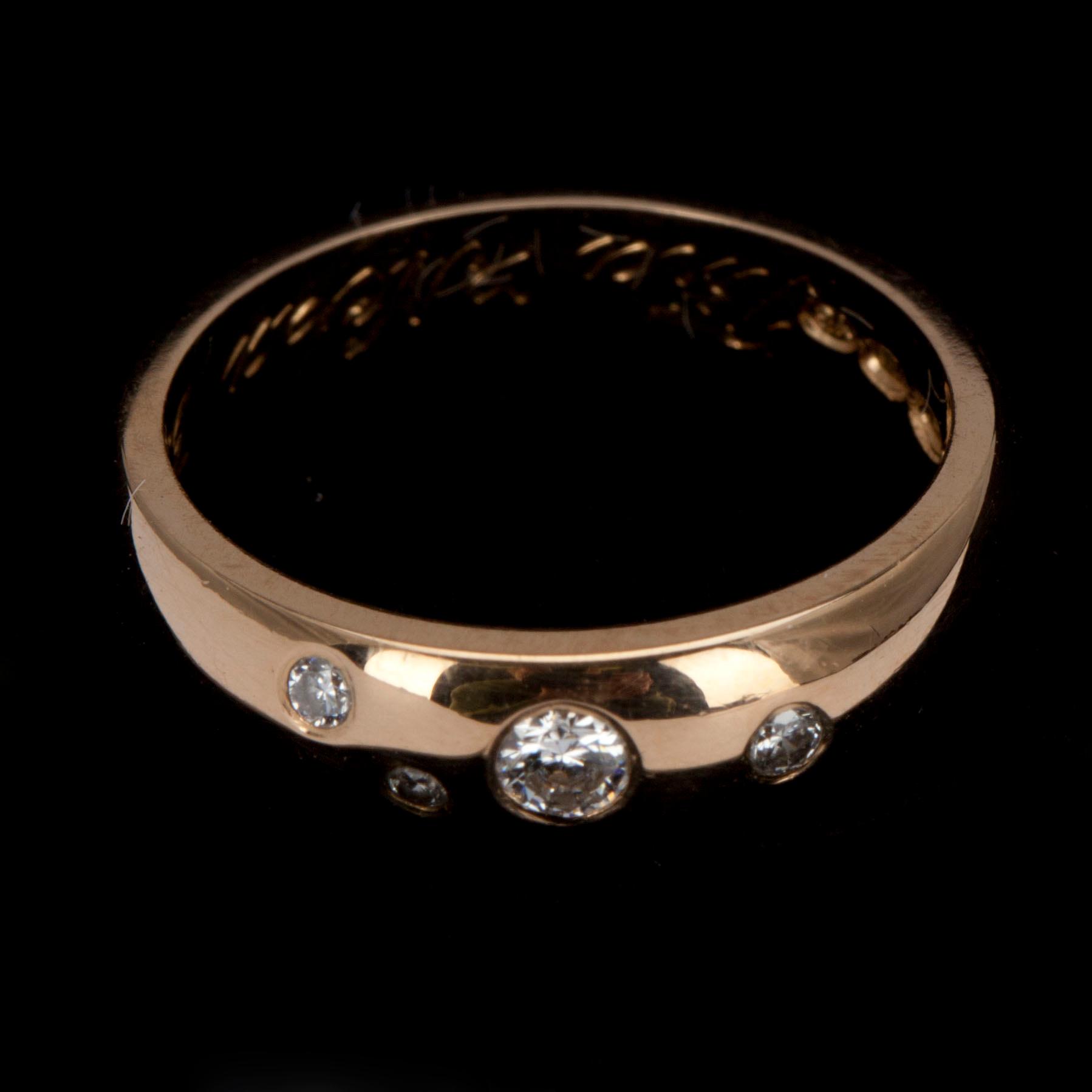 RING, guld 18K med briljantslipade diamanter ca. 0,15 ct. Finska stämplar 2000. Vikt 4,2 g.