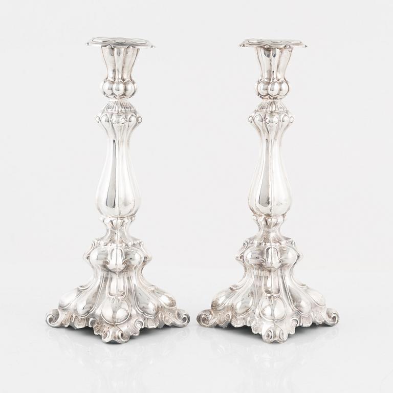 Ljusstakar, ett par, silver, barockstil, svensk importstämpel, 1900-tal.