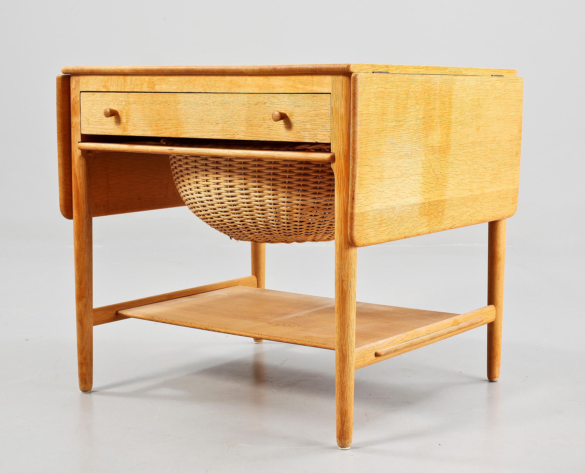 SYBORD, "AT-33", Hans Wegner, Andreas Tuck, Danmark, 1900-talets andra hälft.