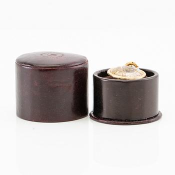 Ole Lynggaard, pendant in 18K gold with checkerboard-cut rutilated quartz.