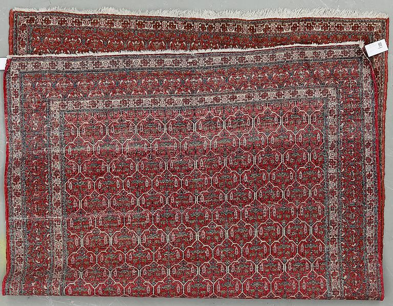 MATTA, troligen semiantik Bachtiari. Ca 205x142 cm.