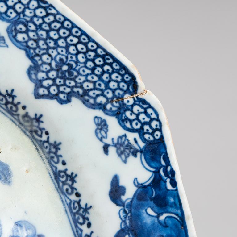 A porcelain dish and a plate, Qing dynasty, Qianlong (1736-95).