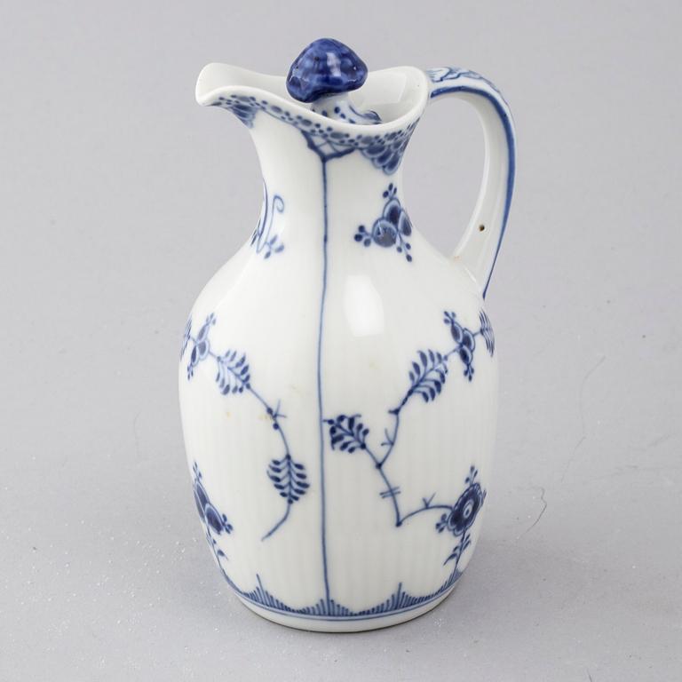 A porcelain tableware set of 69 pcs, "Musselmalet" by Royal Copenhagen, second half of the 20th century.