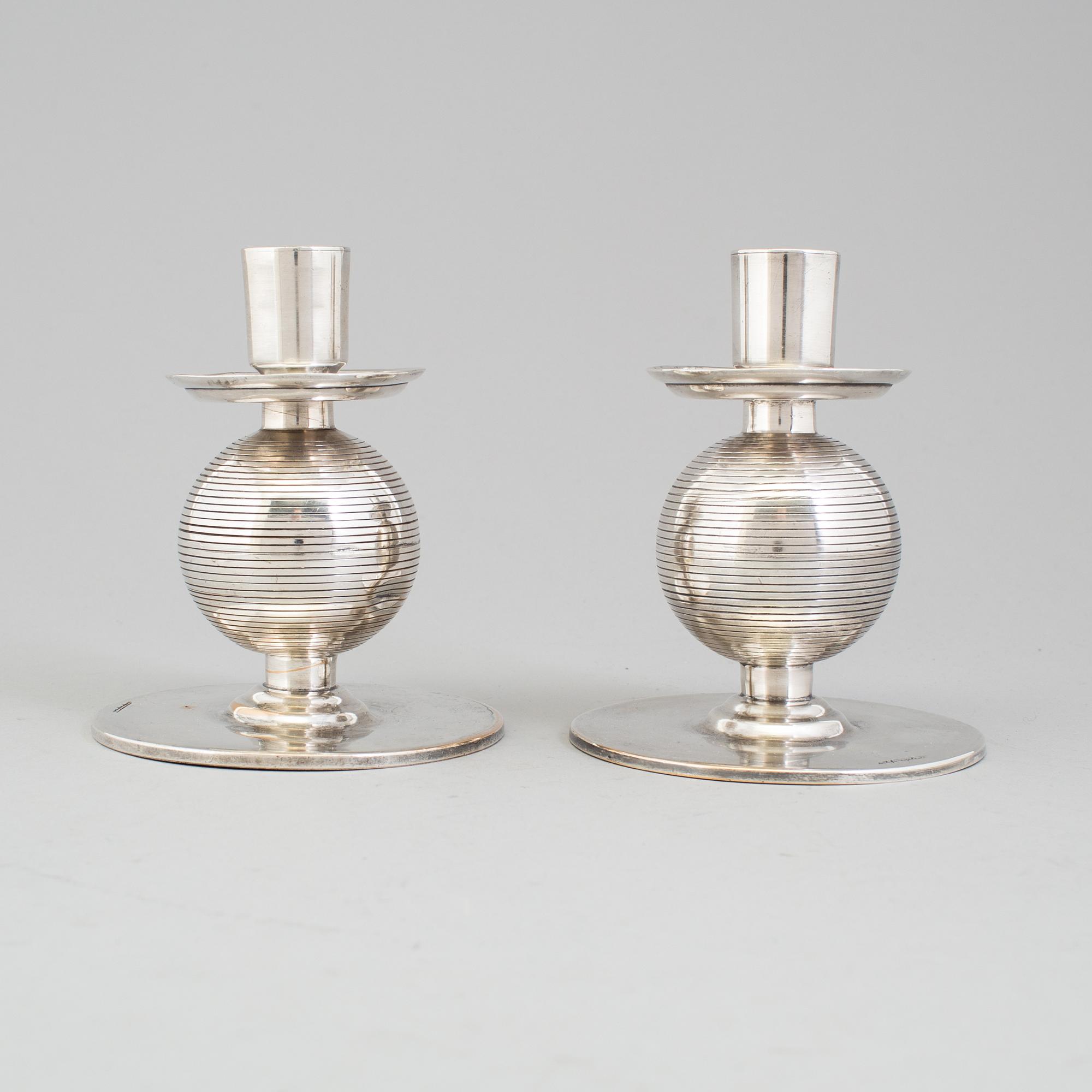 NILS FOUGSTEDT, ljusstakar, ett par, art deco, nysilver, för Fabriksaktiebolaget Kronsilver, 1930-tal.