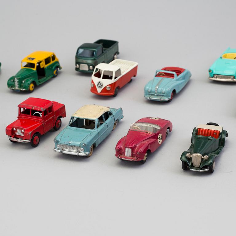 MODELLBILAR, 17 st, Dinky toys och Tekno, England, Danmark 1950-/60-tal.