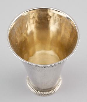 BÄGARE, silver, Henrik Adam Christiernin, Arboga 1740-1760. Vikt ca 60 g.