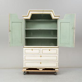 A Swedish late 18th / early 19th century cupboard.