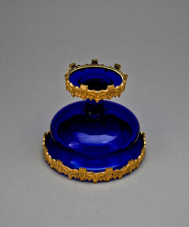 SKÅL, glas samt brännförgylld brons, möjligen Ryssland, 1800-tal.