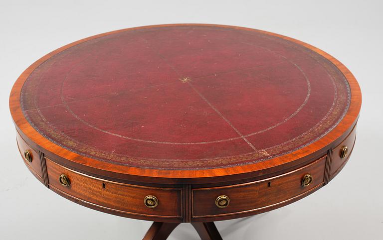 KARUSELLBORD, omkring 1900-talets mitt.