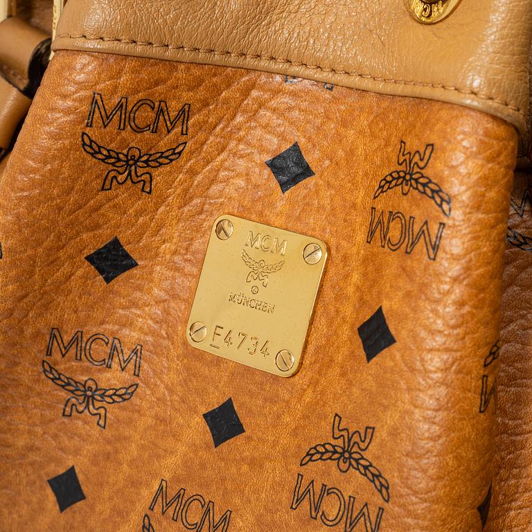 MCM, bucket bag.