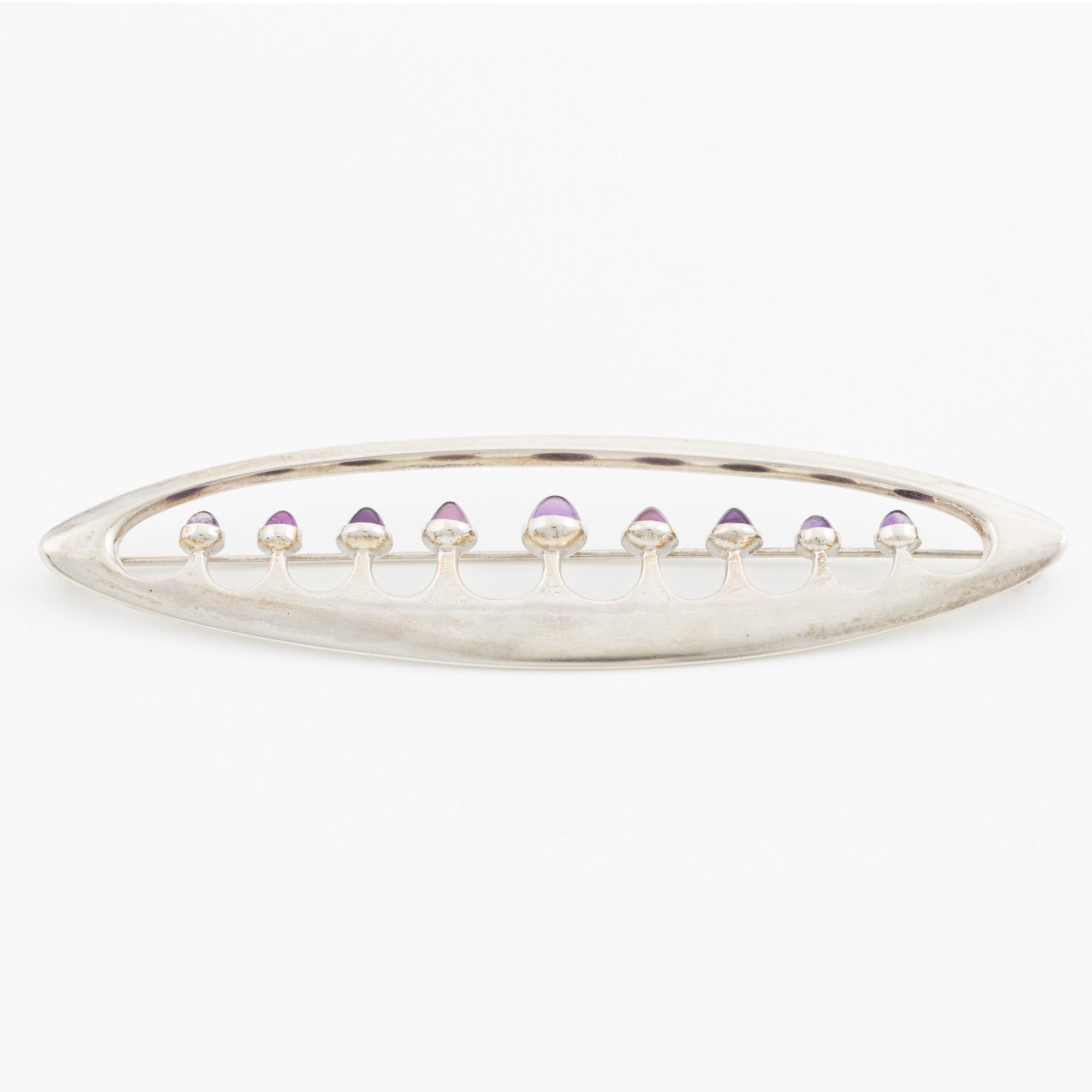 Bent Knudsen, brosch, silver med cabochonslipade ametister.