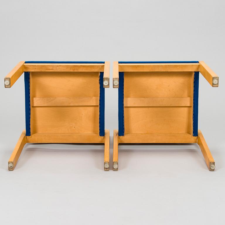 Alvar Aalto,  tuoleja 4, kpl malli 611, Artek, 1900-luvun loppu.