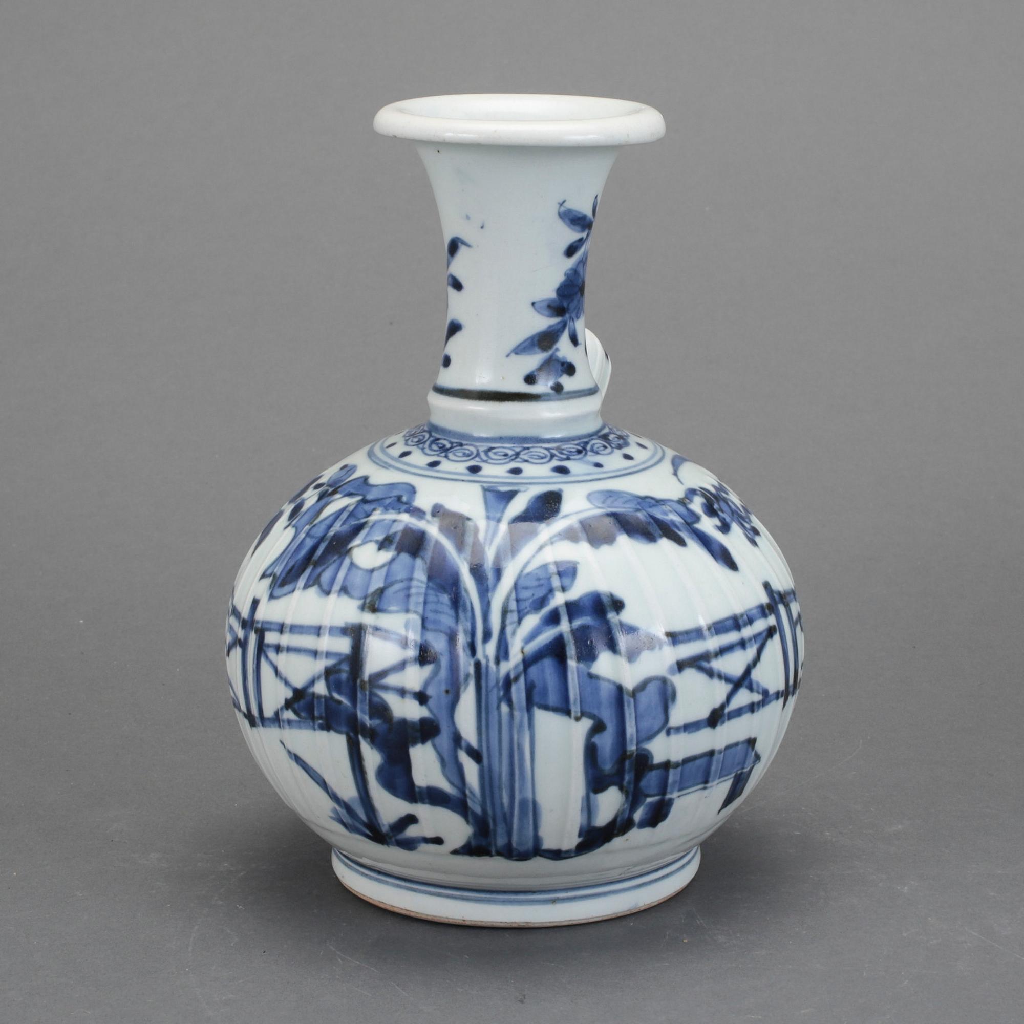 KENDI, porslin, Japan, Edo (1603-1867).
