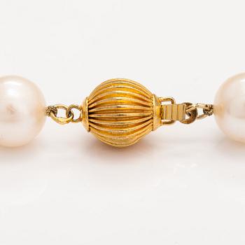 HELMINAUHA ja -RANNEKORU, viljellyt helmet ja metallia.