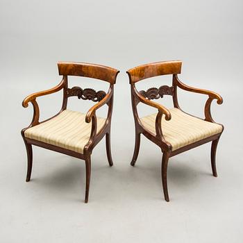 KARMSTOLAR, ett par, ca 1830-1840-tal.