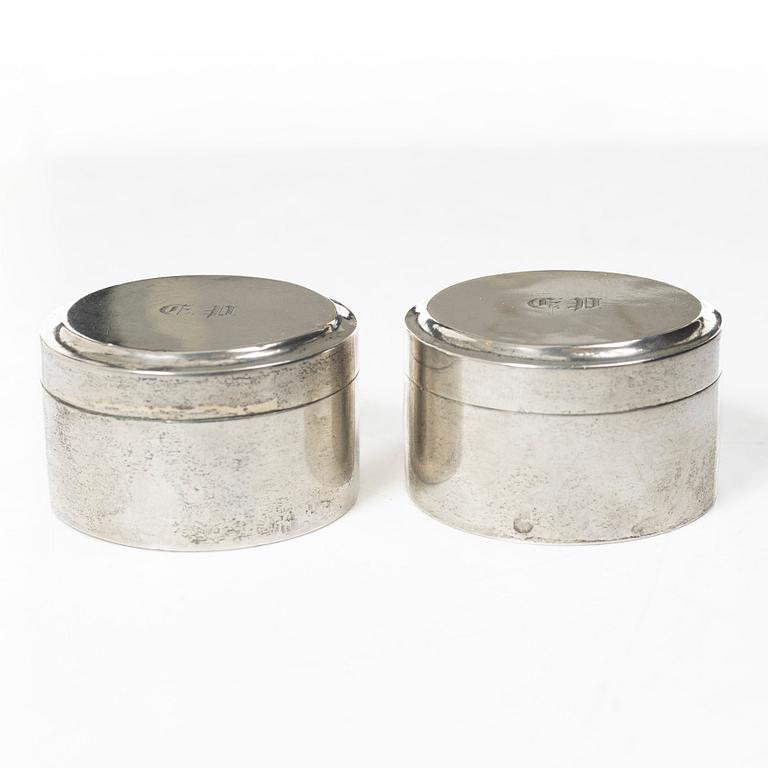 Gustaf Folcker, A pair of Swedish silver boxes, mark of Gustaf Folcker, Stockholm 1825.