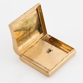 18K gold vanity case.